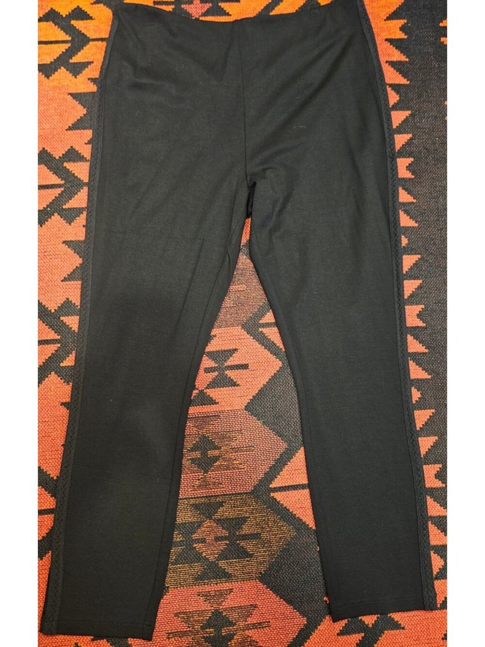 NEW Lyssé Women's Black Leggings With Crochet Side Detail XL